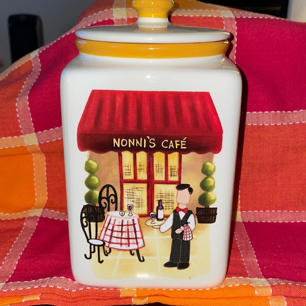 Nonni’s Cafe Cookie/Canister Jar!